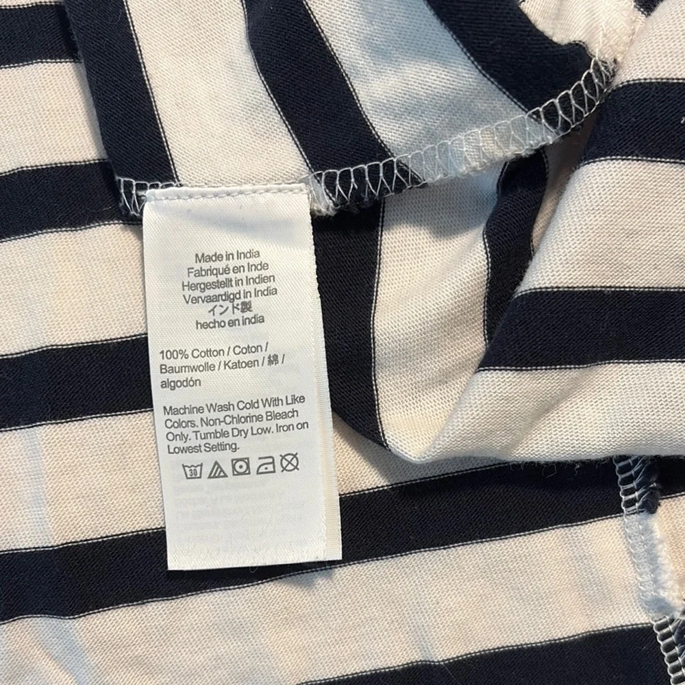 Navy and White Striped Sleeveless Dress - Picture 9 of 9